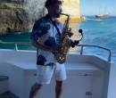 Saxofone ao vivo na água 4