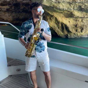 Live Saxophonist Boat Cruise