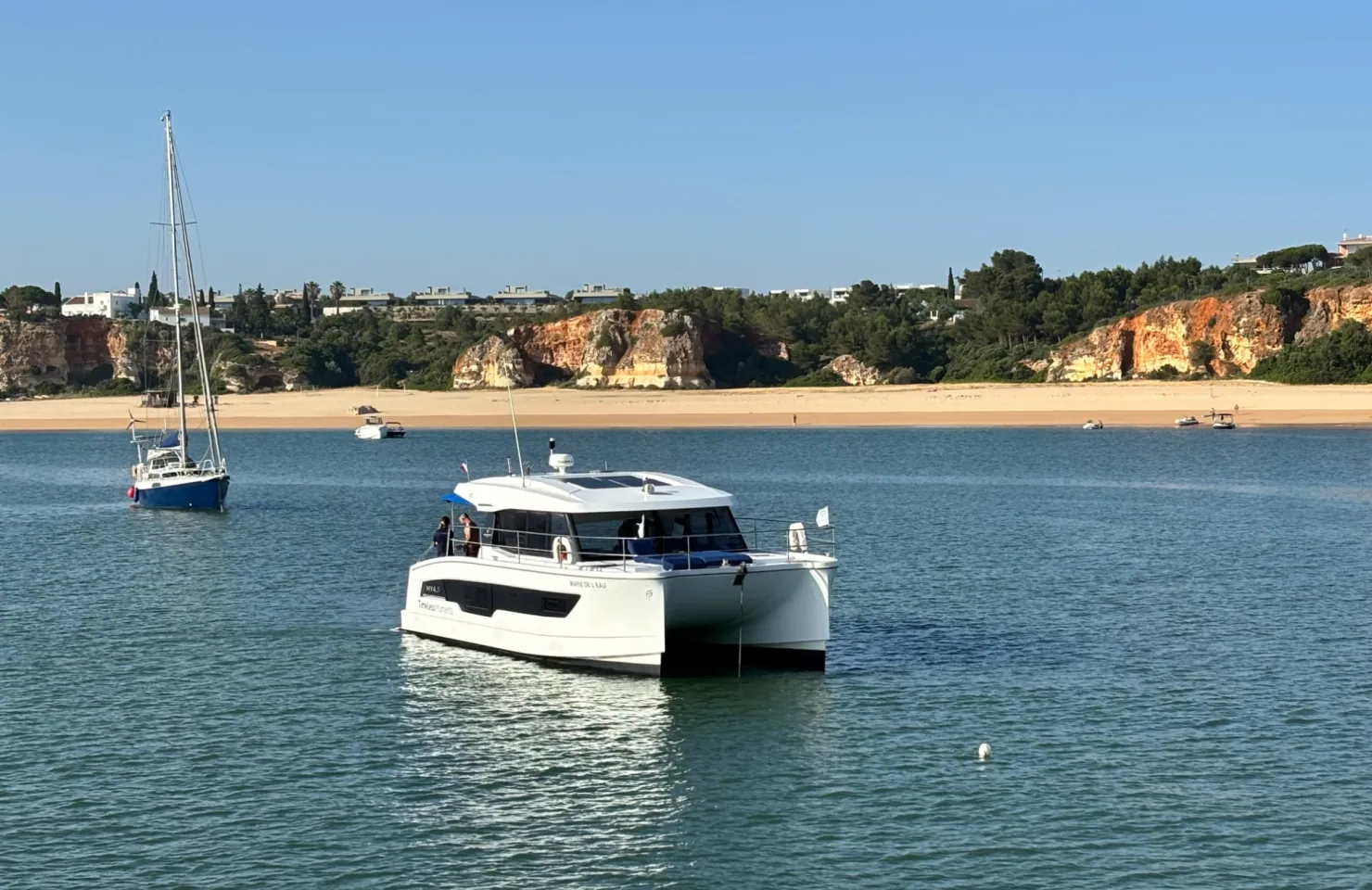Catamarã de luxo no Algarve