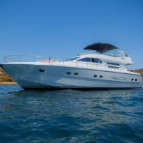 A Mar Luxury Flybridge - Boat Rental Vilamoura