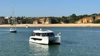  FOUNTAINE PAJOT 40'