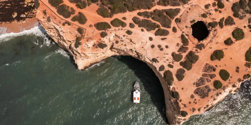 Guia de Fotografia da Gruta de Benagil: Horas e Ângulos